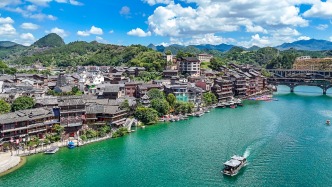 貴州自駕游，在下司古鎮(zhèn)偶遇盛裝巡游，重現(xiàn)民國小上海的繁華盛景