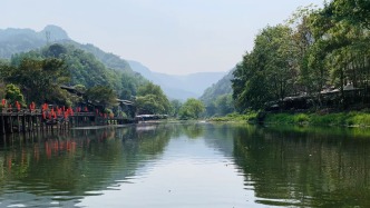 一首關(guān)于洪雅的詩(shī)畫《踏青》