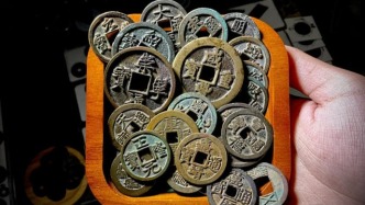 古錢幣市場正在復(fù)刻文玩圈的泡沫？