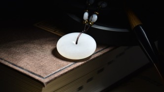 央視曝光，他們是演的，河南鎮(zhèn)平通報假和田玉亂象