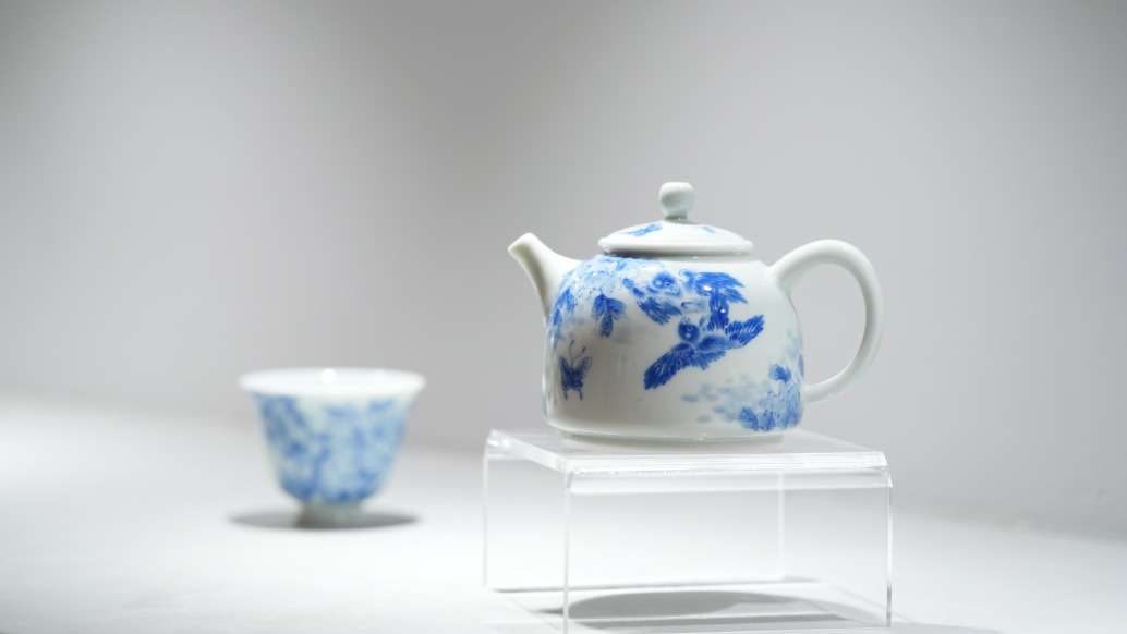 見瓷如面·視頻 |  萬藝蓉：走出仿古舒適圈，用自己打敗自己