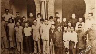 【红色记忆】笔战是枪战的前驱——中共中央南方局的文化工作||王举 