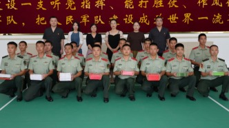 望都縣司法局法援服務(wù)暖兵心，贈(zèng)書(shū)咨詢(xún)解難題