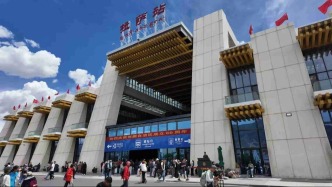 這個(gè)高原火車站特別火！