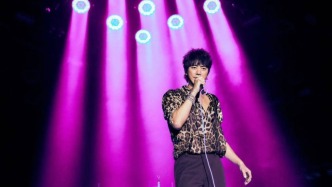 苏见信“尽兴而活”燃爆东北老铁，摇滚硬汉唱民谣反差感拉满