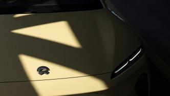 靠降价换命的蔚来，能摘掉“输氧管”吗？