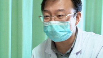 多指术后6个月来复查，小宝的拇指明显长大了很多