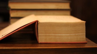 委托方發(fā)出解除通知后編劇交付劇本且不同意解除合同，合同應否解除？