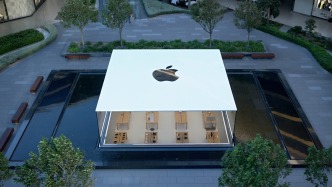 苹果学会画饼了