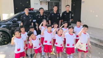 參觀特警支隊
