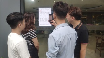 重慶美發(fā)店老板感謝員工辛勤工作，贈(zèng)送孫燕姿演唱會(huì)門票作為獎(jiǎng)勵(lì)