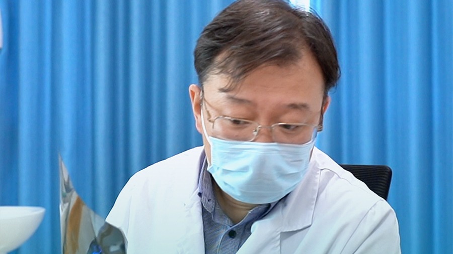 女孩想各種辦法不做并趾手術(shù)，最后終于得償所愿了