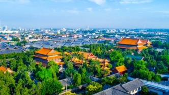 各位旅客，前方到站，濟(jì)寧站！