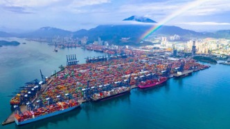 央視聚焦！給“外貿(mào)尖子生”鹽田港點贊！