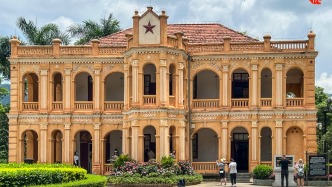 廣西友誼關前，有座黃色法式樓，充滿異域風情，見證雄關百年風云