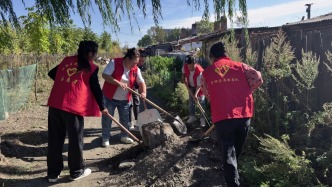 興建辦興旺社區(qū)：黨員帶頭填坑解民憂，暖心舉動筑牢民生“幸福路”