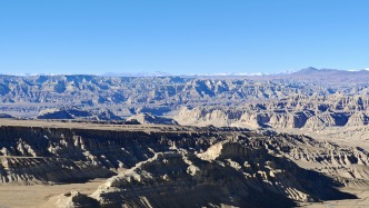 巍峨土林，吸引八方來客