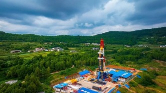 突破10000米！首次进入盆地深部“无人区”