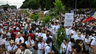 菲律宾“万亿比索游行”：从腐败深层根源到青年觉醒