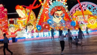 夜游燈會(huì)，一場流動(dòng)的光影盛宴