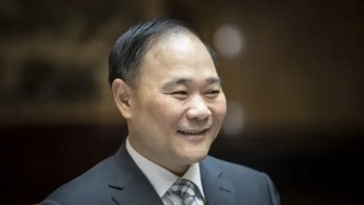 對(duì)陣華為比亞迪,李書福打出一張新牌