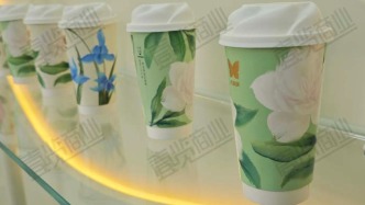 香飄飄正式開店，甘肅一公廁改建為幸運咖