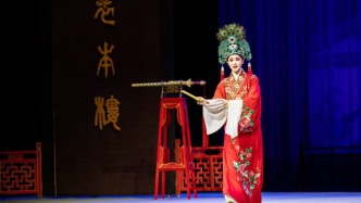 好評如潮，越劇演員張宇峰復出首演圓滿成功