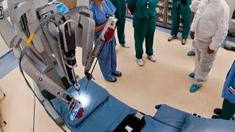 AI終于要對人類動刀子了！刷了1.6萬個視頻后，它自學掌握膽囊切除術