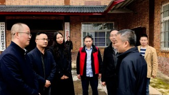 市委统战部赴对口帮扶村开展慰问调研工作