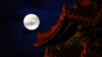 年度最大“超级月亮”来了！今晚记得抬头看