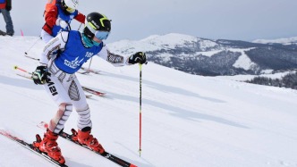 “可可冬韻·冰雪富蘊(yùn)”系列報(bào)道 | 奔赴“粉雪”，冰雪經(jīng)濟(jì)熱潮涌動