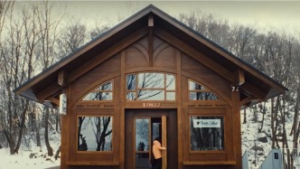 松花湖1962木屋：在山林庇護(hù)所里，盛滿再次出發(fā)的雪季能量