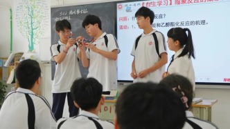 “李叔叔，我考上大學(xué)了！”