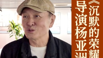 近日，著名导演杨亚洲来到莆田，参观湄洲日报社采编中心二层“白鸽木兰”展厅