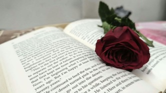 授权费不确定，著作权人能否收回影视改编权？