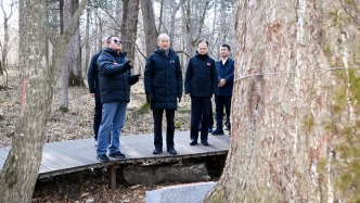 黄强到白山市和长白山保护开发区调研