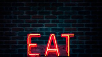 終于，我們也算“吃”上了時(shí)代的紅利