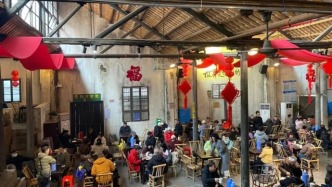 網(wǎng)紅老茶館，擠滿老年人