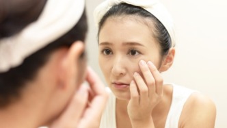 鏡子里的我：當(dāng)外貌焦慮成為社交時代的心理考題