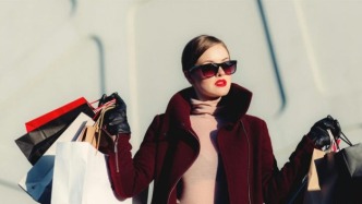 退貨陰影之下，“巨型吊牌”能否為女裝電商續(xù)命？