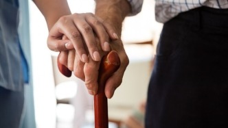 無家族史、五六十歲才發(fā)病，帕金森為何專挑這個(gè)年紀(jì) “下手”？