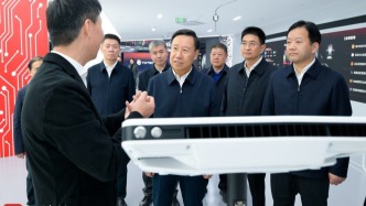 王曉暉在成都調(diào)研高新技術(shù)企業(yè)時強(qiáng)調(diào)：以科技創(chuàng)新引領(lǐng)產(chǎn)業(yè)創(chuàng)新，積極培育和發(fā)展新質(zhì)生產(chǎn)力