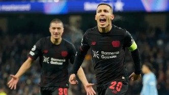 曼城0-2爆冷！瓜迪奧拉輪換實(shí)驗(yàn)緣何折戟沉沙？