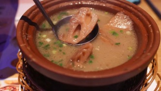 等位5小時、排隊上千桌，湖北菜火了