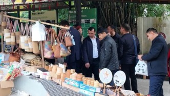 非遗竹编牵线 中亚友人探访道明竹艺村