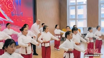 京劇第二故鄉(xiāng)的娃娃，就是這么“有范兒”！