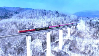 拜托！這才叫沉浸式旅行|延邊文創(chuàng)專列，卷瘋了