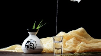 白酒反內(nèi)卷，線上名酒價格繼續(xù)下行