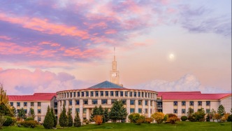 兰州大学学校领导带队赴新疆走访调研