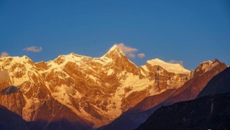 西藏林芝：南迦巴瓦日照金山解鎖雪域高原極致浪漫